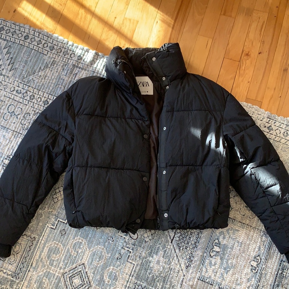 Black slightly cropped puffer coat
